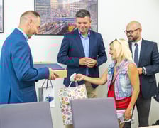 Kierowca MPK uratował duszące się dziecko. Do bohaterskiej akcji doszło w niedzielę, 18 sierpnia, przy placu Jana Pawła II we Wrocławiu.